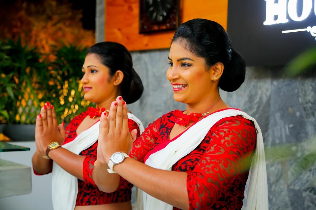 Hotel White House Anuradhapura Eksteriør bilde