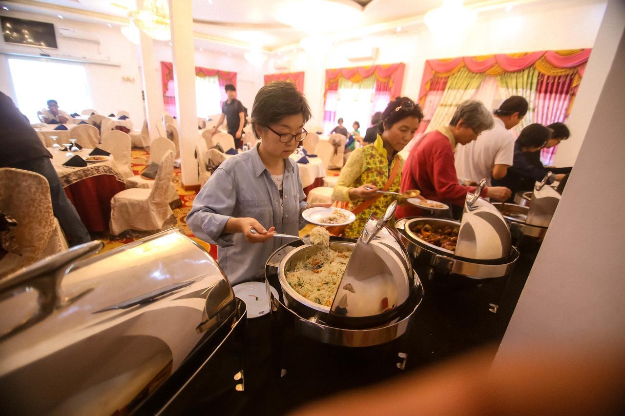 Hotel White House Anuradhapura Eksteriør bilde